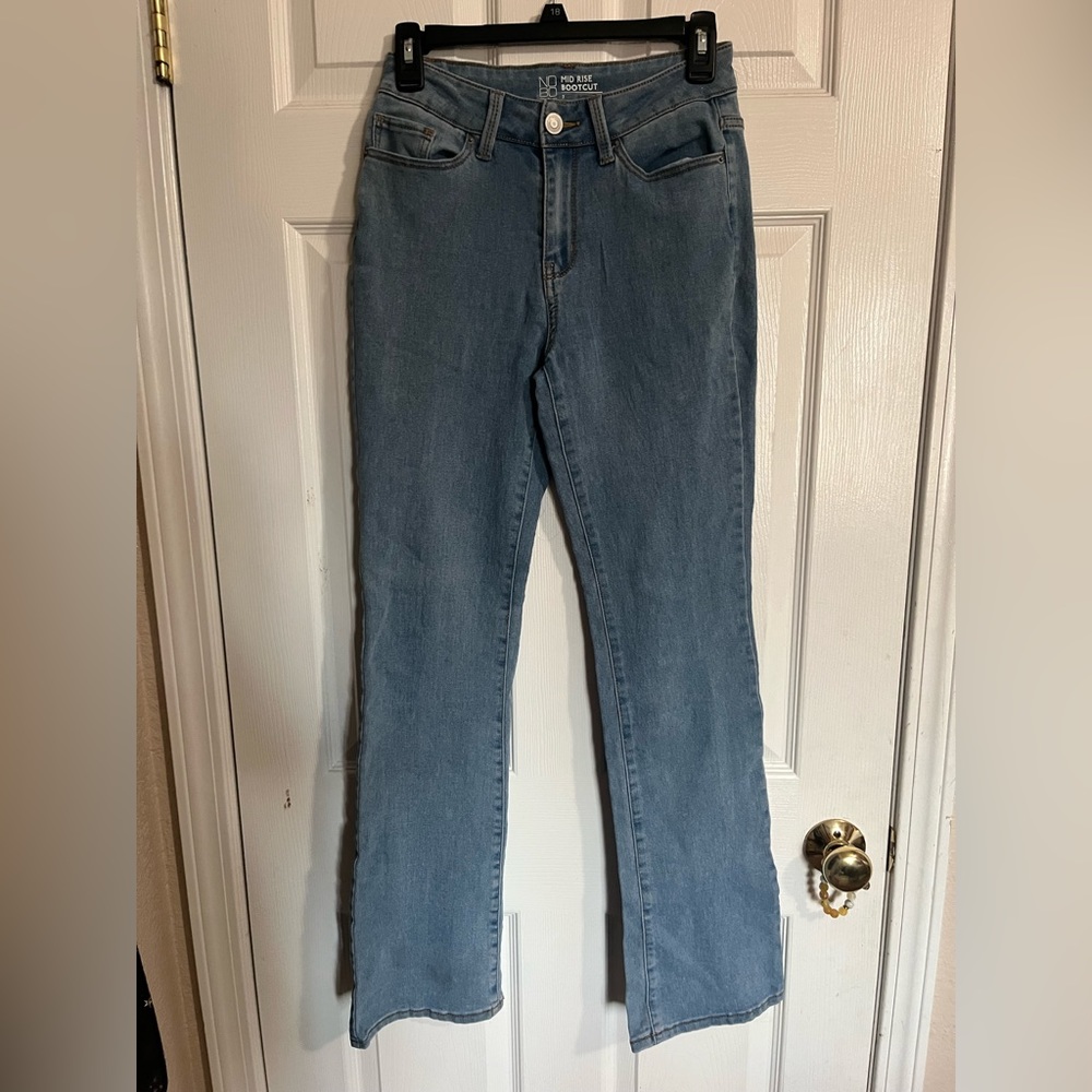 Boot cut jeans